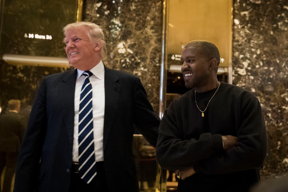 Kanye West bandelt neuerdings mit dem Obama-Nachfolger Donald Trump an. (Bild: Getty Images)