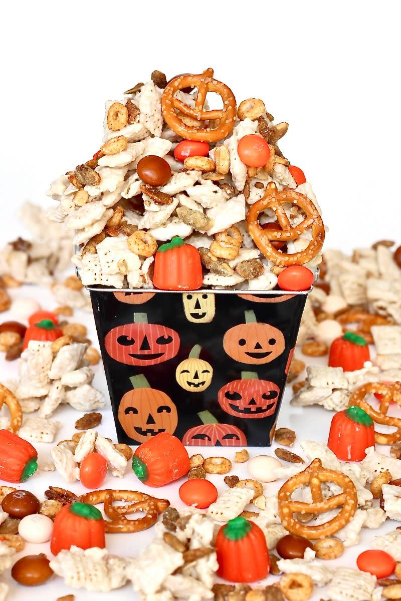 Pumpkin Spice Snack Mix