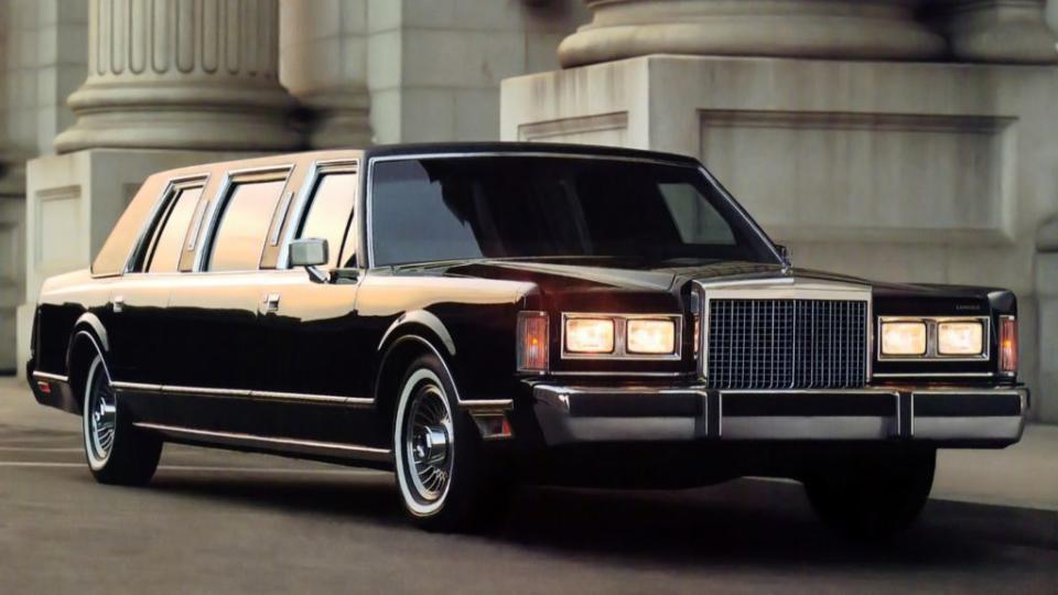 Lincoln Limousine在 布魯斯威利演出的電影與影集中也有出現過。(圖片來源/ Lincoln)