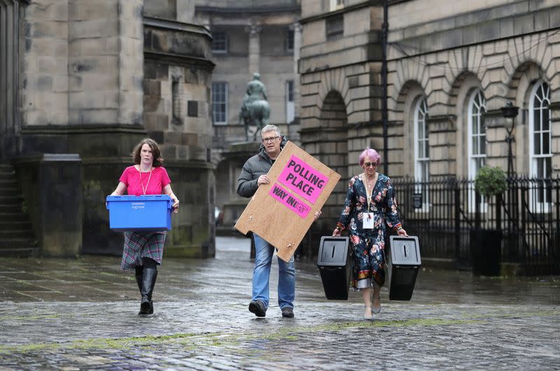 Preparations for Scottish parliamentary election, in Edinburgh