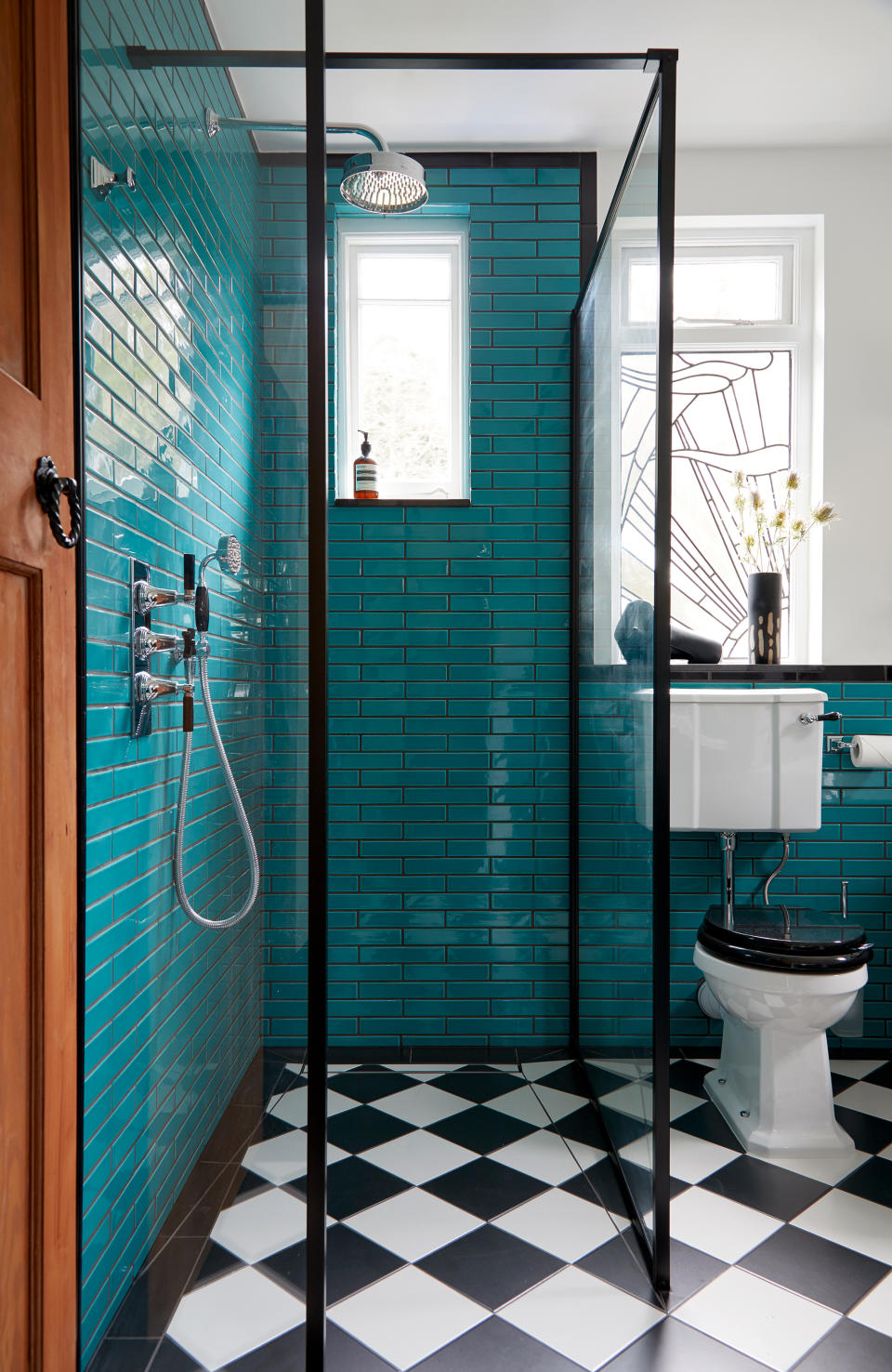 Contrast floor and wall tiles in a shower