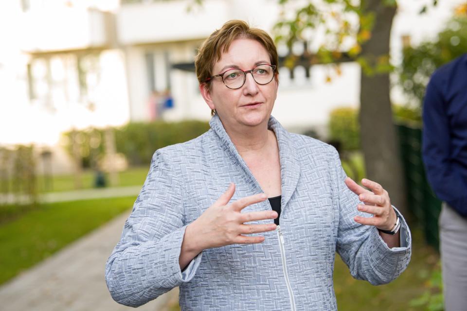 Mit einem neuen Kreditprogramm zur Förderung von Wohneigentum will Bundesbauministerin Klara Geywitz (SPD) Familien mit niedrigem und mittlerem Einkommen unterstützen. - Copyright: picture alliance/dpa | Fabian Sommer