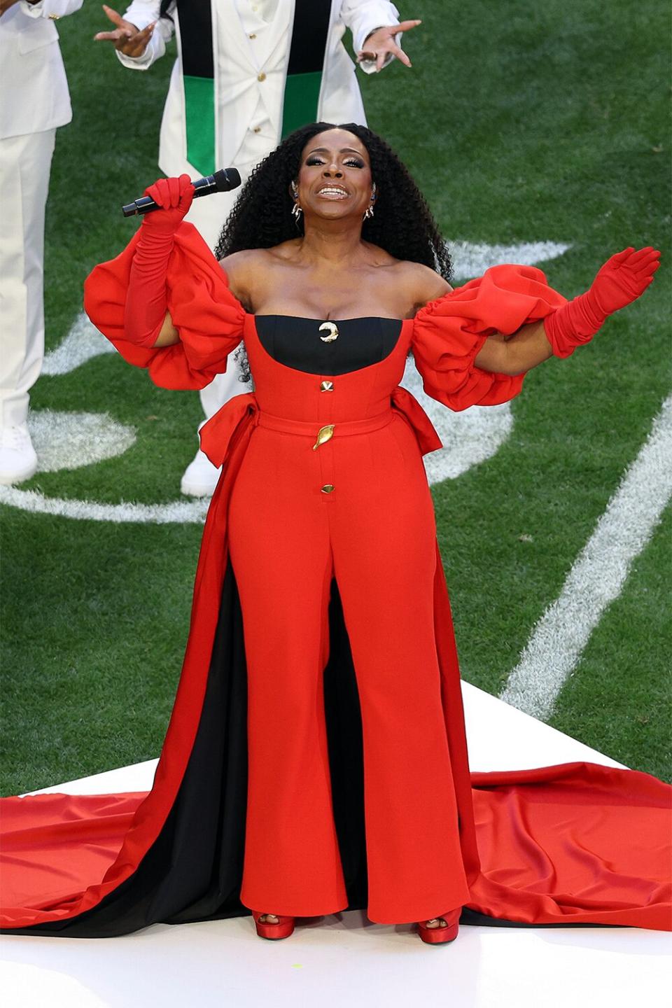 GLENDALE, ARIZONA - FEBRUARY 12: Sheryl Lee Ralph performs "Lift Every Voice and Sing" before Super Bowl LVII between the Kansas City Chiefs and the Philadelphia Eagles at State Farm Stadium on February 12, 2023 in Glendale, Arizona. (Photo by Rob Carr/Getty Images)