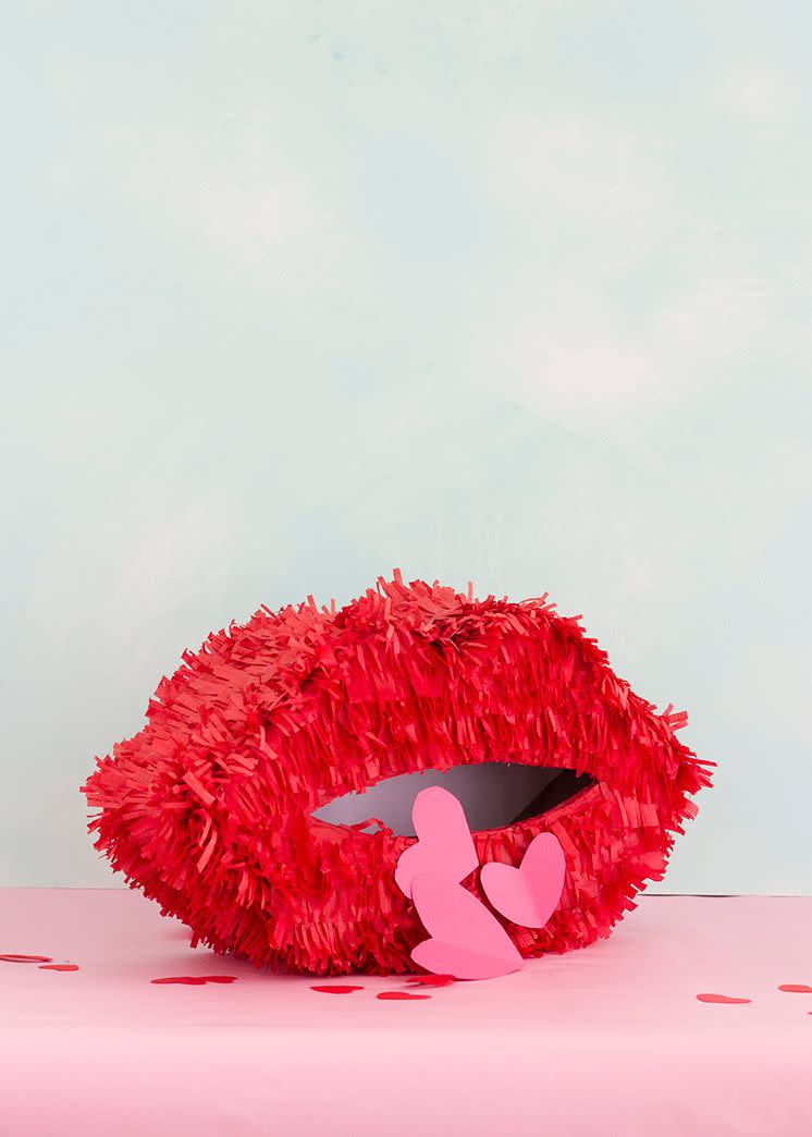 Customize a Valentine's Day Piñata