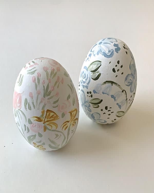 HAND PAINTED WOODEN EGGS - MIXED FLORAL
