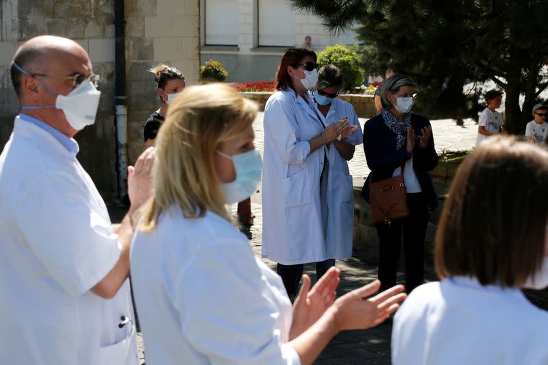 Hospital workers pay last homage to popular country doctor in Villers-Outreaux