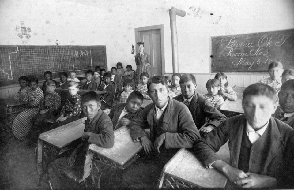 Photograph of Mrs. Wright's fourth-grade room at the Pawnee Boarding School in the late 1800s.