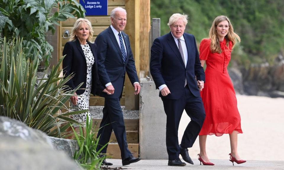 Joe et Jill Biden avec Boris et Carrie Johnson au sommet du G7 à Cornwall en juin de l'année dernière.