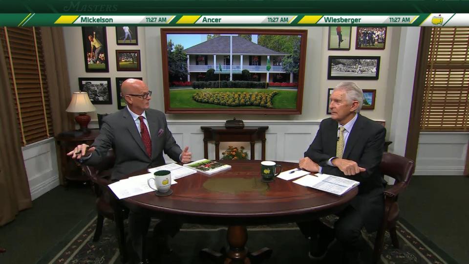 Andy North y Scott Van Pelt durante un programa de estudio de golf de ESPN.  North está en Bradenton esta semana como analista principal de la cobertura de ESPN de la Copa de Campeones en el campo de golf The Concession.