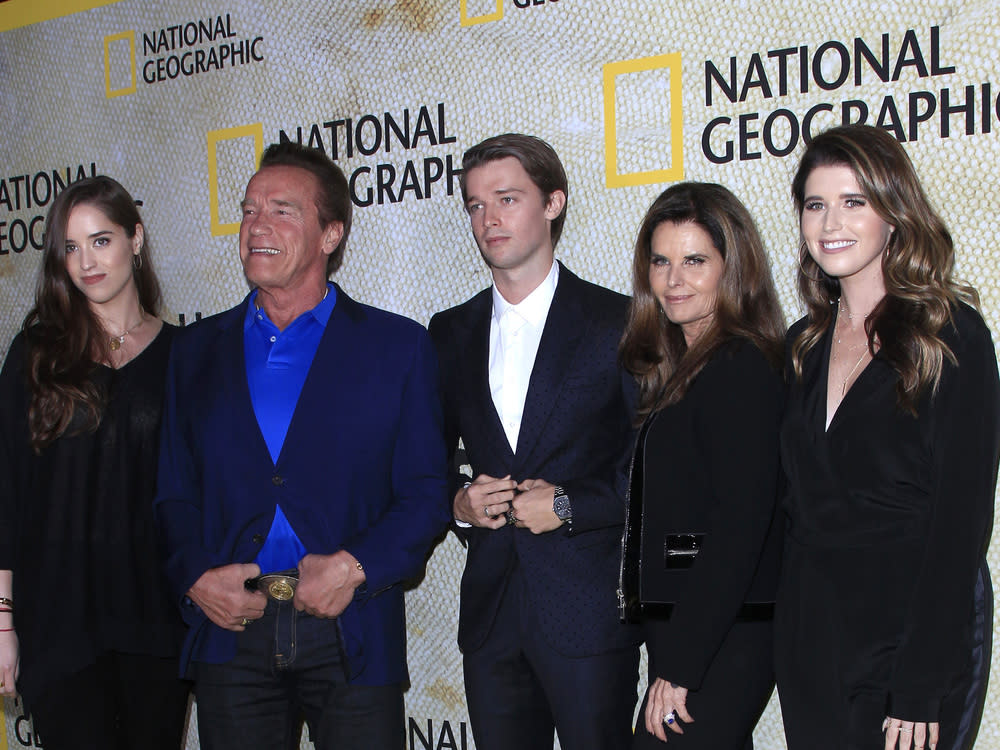 Arnold Schwarzenegger (2.v.l.) 2017 bei einem Event mit seiner Ex-Frau Maria Shriver (2.v.r.) und den Kindern Christina (l.), Patrick und Katherine (r.). (Bild: carrie-nelson/ImageCollect)