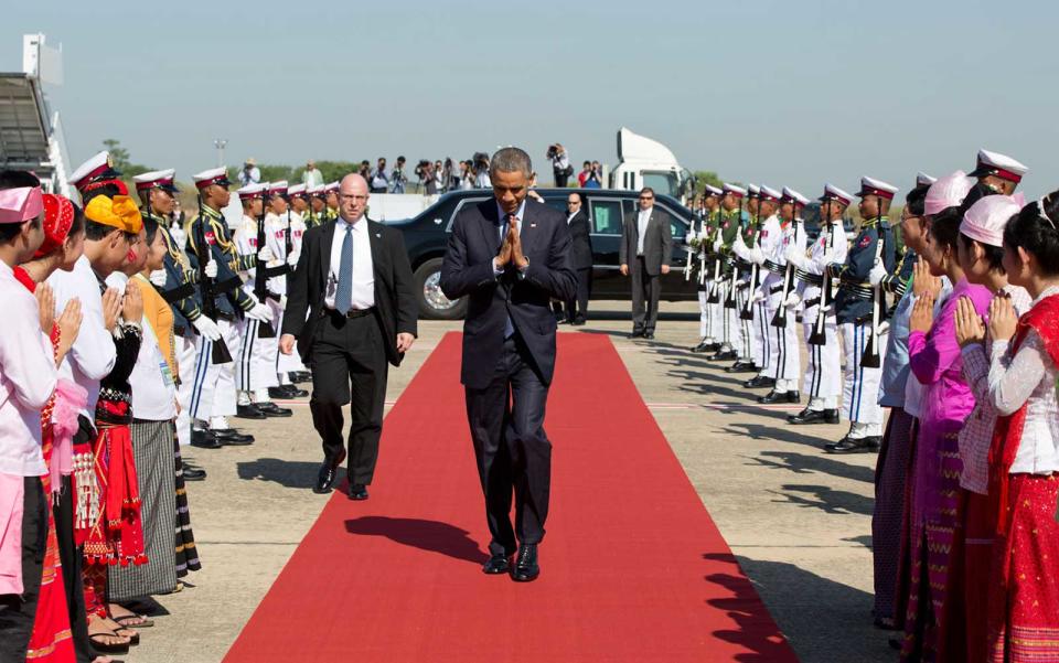 <p>On a trip to Burma, Obama is welcomed by crowds of people as he prepares to visit with Myanmar's leader, Daw Aung San Suu Kyi.</p>