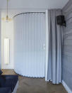 <p>Pero además la vivienda cuenta con un dormitorio adicional cerrado con una pared de acordeón. (Foto: LifeEdited). </p>