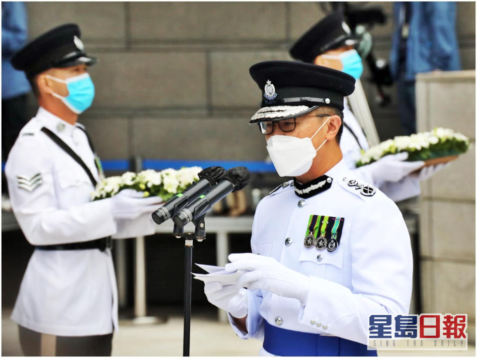 蕭澤頤向殉職的警務人員致以崇高敬意。