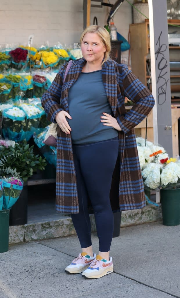 Amy Schumer, Kinda Pregnant, Set