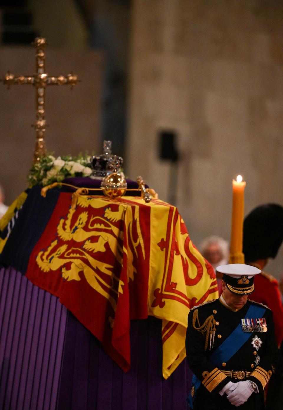 King Charles holds a vigil beside the coffin of his mother (Daniel Leal/PA) (PA Wire)