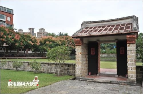 《新北市蘆洲景點美食》環堤大道寵物彩繪階梯(最新景點)．蘆洲李宅古蹟(抓周收涎熱點)．阿六切仔麵(捷運蘆洲站)．得勝街廟口米苔目(捷運三民高中站)