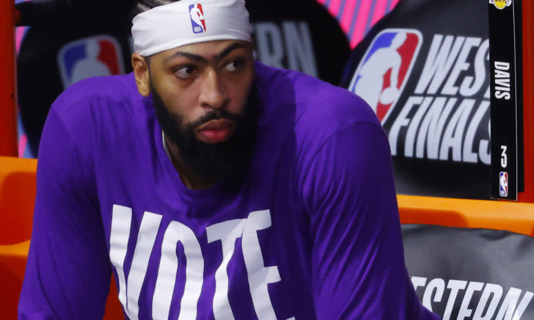 Los Angeles Lakers star Anthony Davis on the bench.