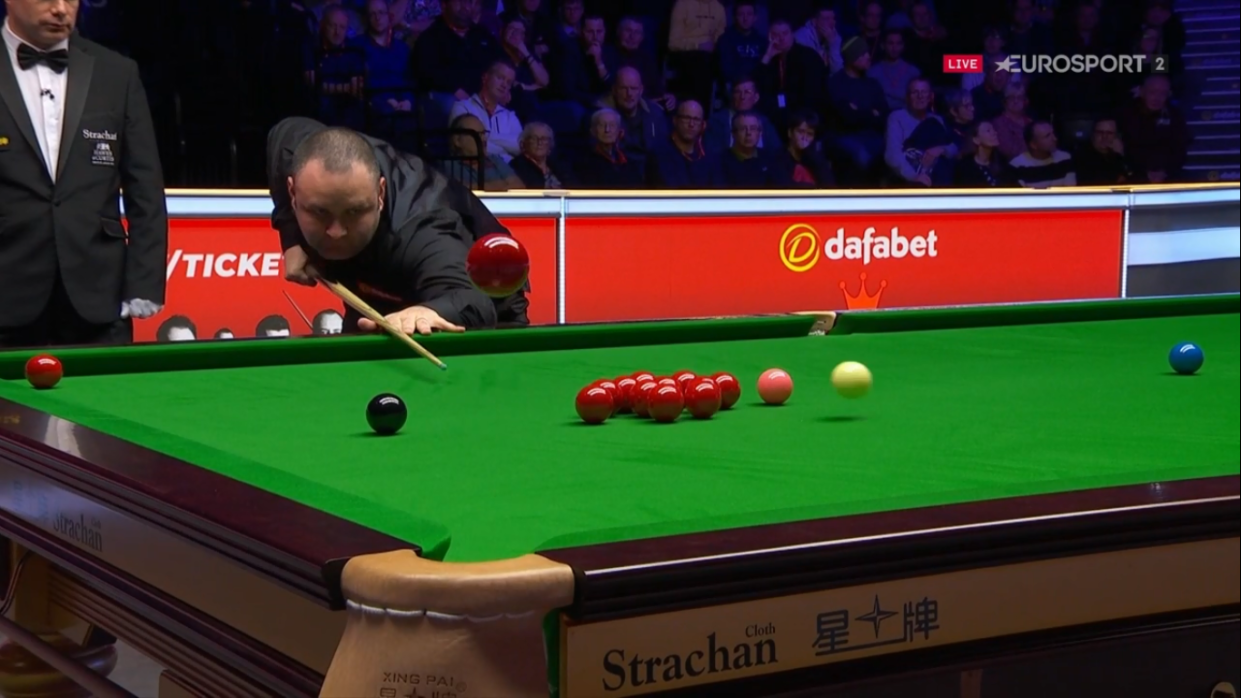 Stephen Maguire wowed the Alexandra Palace crowd with a remarkable effort in the first round