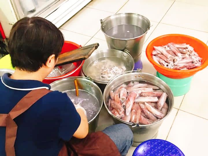 ▲料好實在是米粉湯頭鮮甜的關鍵之一。（圖／民眾提供）