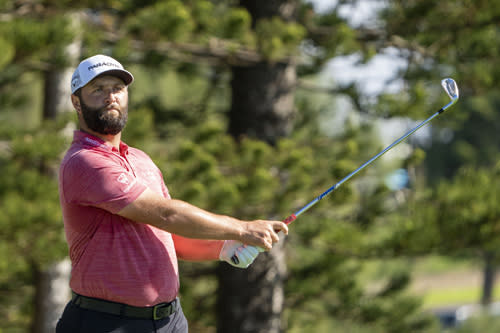 Vestido para el éxito: Jon Rahm en el Sentry Tournament of Champions 2023