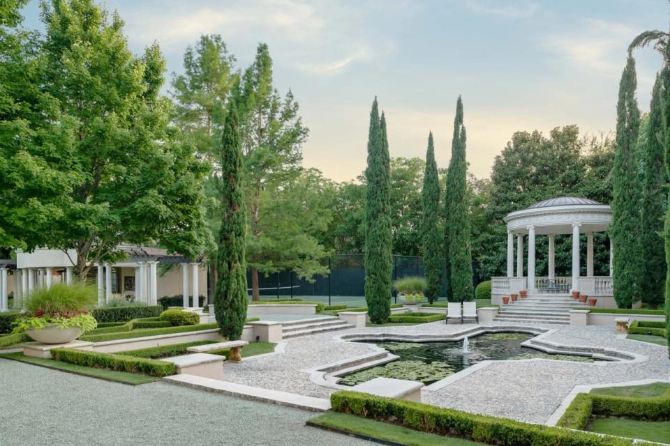 A White House Mansion in Texas