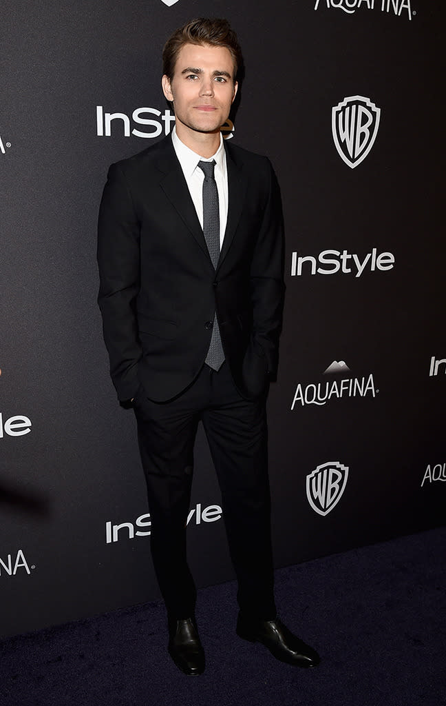 “The Vampire Diaries” star Paul Wesley has his hands in his pockets, so he’s obviously just chillin’. (Photo: Getty Images)