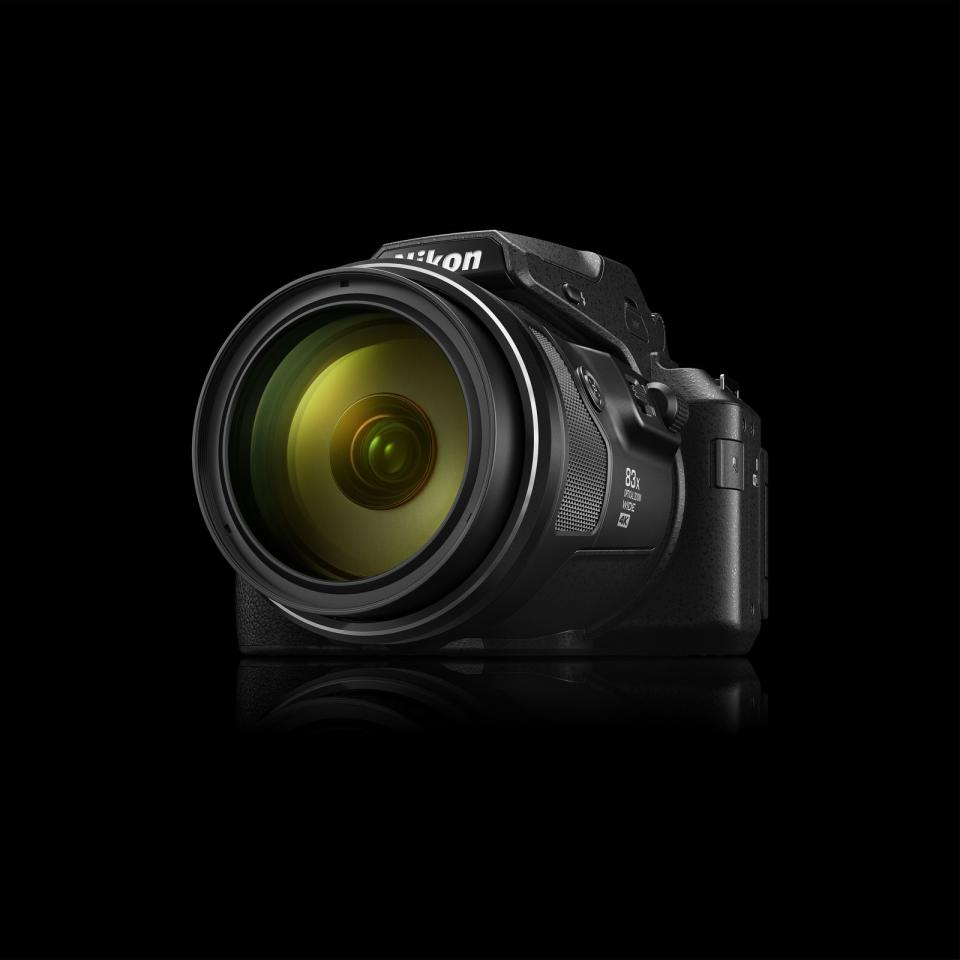 Nikon Coolpix D950 superzoom camera