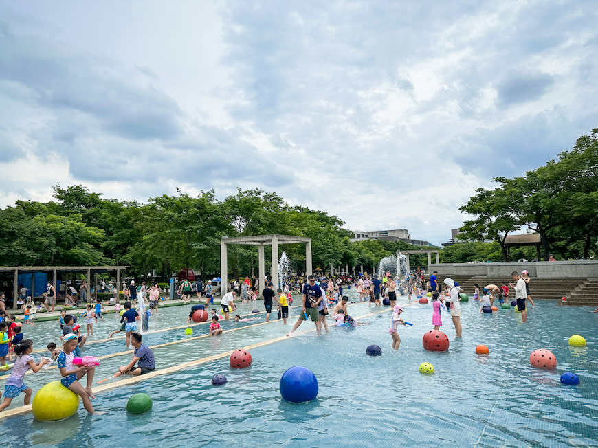 新北｜鶯歌陶瓷博物館 戲水池