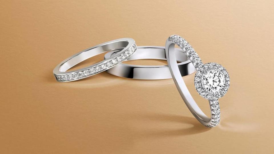 源於瑞士的頂級腕錶暨珠寶品牌 Piaget，以精巧細緻的工藝技術，打造出耀眼奪目的婚戒選項 Source: Piaget