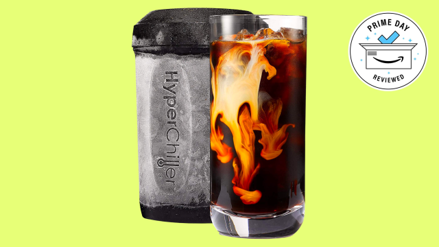 This cup turns hot coffee into iced coffee fast — but without the ice