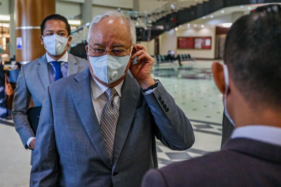 Datuk Seri Najib Razak is pictured at the Kuala Lumpur High Court May 21, 2020. — Picture by Hari Anggara