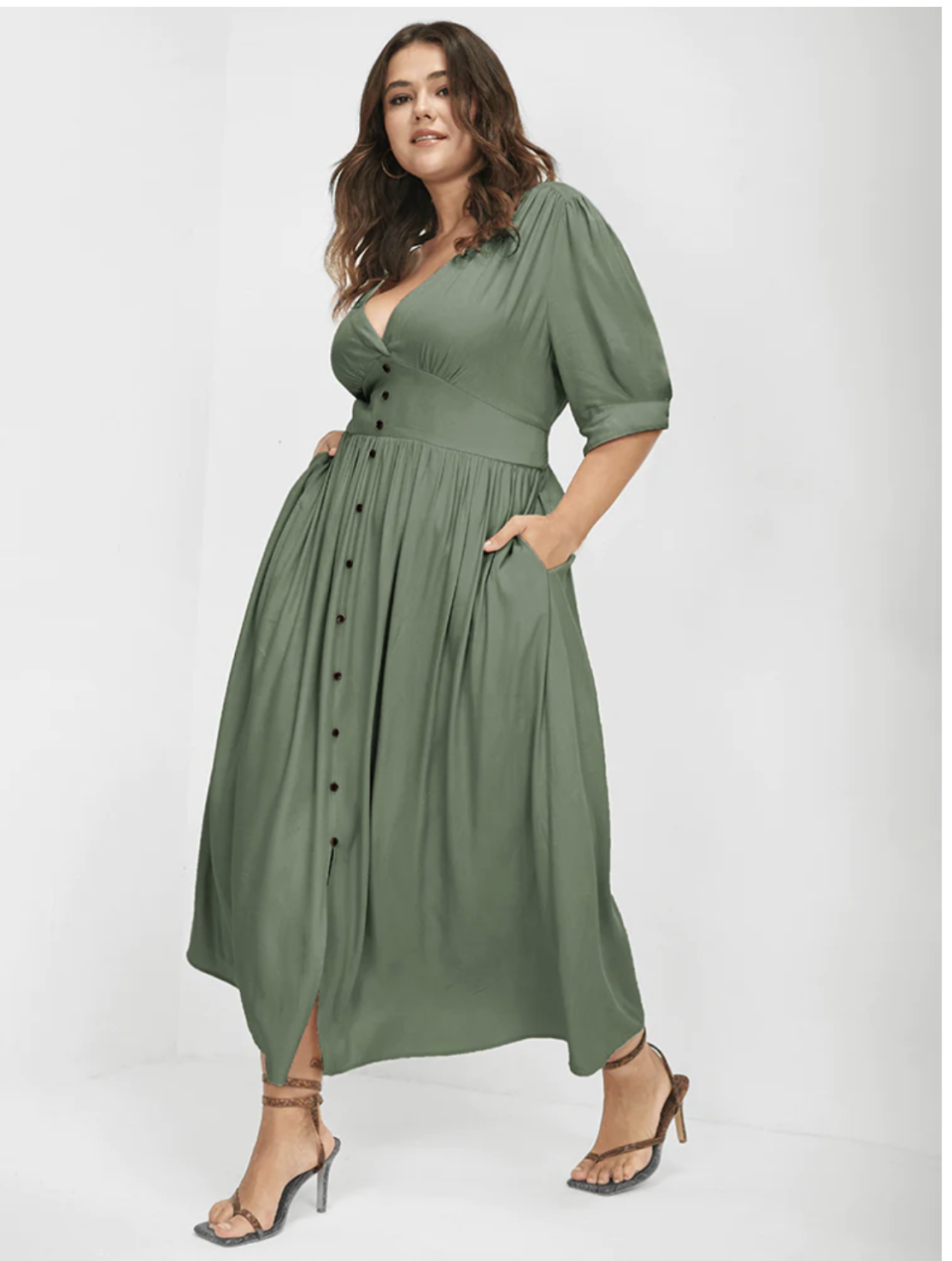 <p><a href="https://go.redirectingat.com?id=74968X1596630&url=https%3A%2F%2Fbloomchic.com%2Fproducts%2Fplunging-neck-button-detail-pocket-maxi-dress%3Fvariant%3D42996750811306%26feed_id%3Dgg6175801%26_tgid%3Dpla-1962007365796%26_nwid%3Dg%26_dv%3Dc%26_gclid%3DCj0KCQjw_r6hBhDdARIsAMIDhV9dCWN4NXrl4vdALkv9wlTXn4jhLbf3vlqScwejyEccmHHm2Zde3WMaAiGREALw_wcB%26bc_id%3D2005801%26gclid%3DCj0KCQjw_r6hBhDdARIsAMIDhV9dCWN4NXrl4vdALkv9wlTXn4jhLbf3vlqScwejyEccmHHm2Zde3WMaAiGREALw_wcB&sref=https%3A%2F%2Fwww.cosmopolitan.com%2Fstyle-beauty%2Ffashion%2Fg43540607%2Fminimalist-style-outfits%2F" rel="nofollow noopener" target="_blank" data-ylk="slk:Shop Now;elm:context_link;itc:0;sec:content-canvas" class="link ">Shop Now</a></p><p>Bloom Chic Plunging Neck Button Detail Pocket Maxi Dress</p><p>$38.80</p><p>bloomchic.com</p>