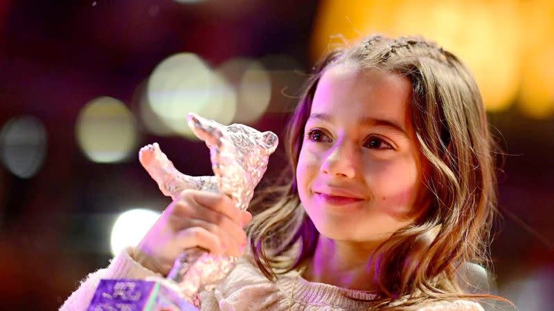 ▲《兩萬種蜜蜂》8歲童星蘇菲亞奧特羅，擒柏林影展銀熊獎「最佳主演」，刷新最年輕得主紀錄。（圖／海鵬影業提供）
