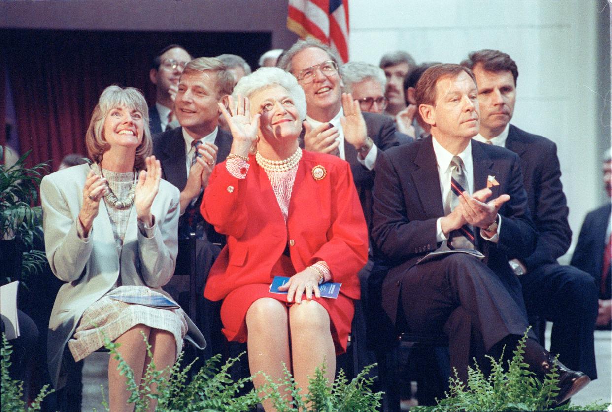 Ohio First Lady Janet Voinovich, left, State Sen. Richard Pfeiffer Jr., State Sen. Eugene Watts, First Lady Barbara Bush and Ohio Gov. George Voinovich at the Columbus library dedication in 1991.