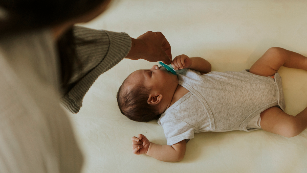 Sleep training without having a partner to split duties with or get support from can be challenging — but not impossible. (Photo: Getty Images)