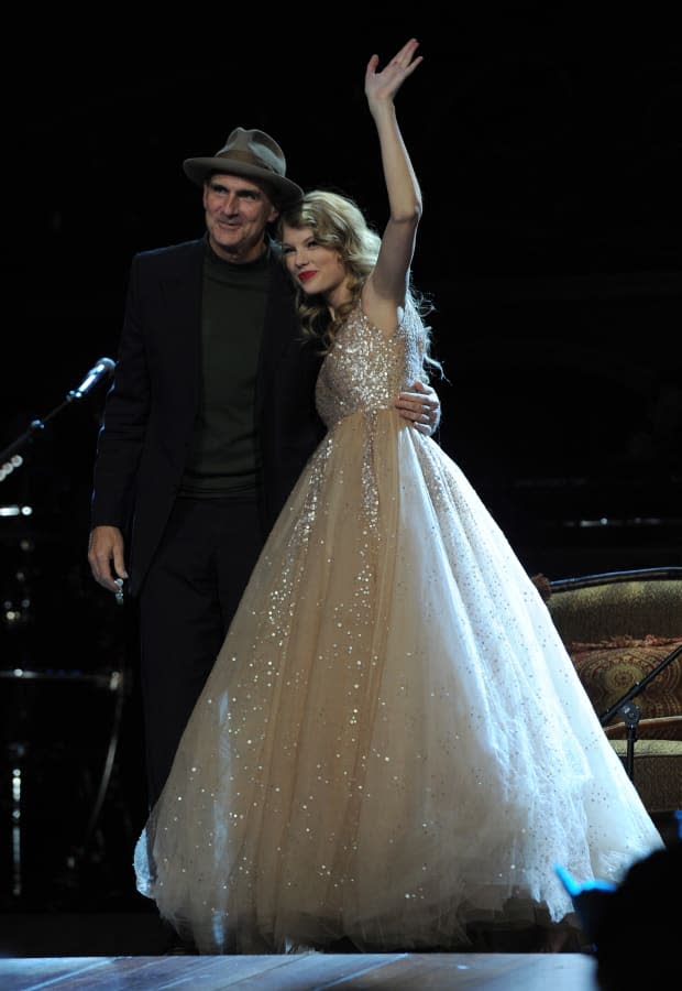 <p> Taylor Swift performs with her namesake, <strong><a href="https://parade.com/994586/jimfarber/james-taylor-great-american-songbook/" rel="nofollow noopener" target="_blank" data-ylk="slk:James Taylor;elm:context_link;itc:0;sec:content-canvas" class="link ">James Taylor</a></strong>, at a sold-out show at New York City's Madison Square Garden on Nov. 22, 2011.</p><p>Larry Busacca/Getty Images</p>