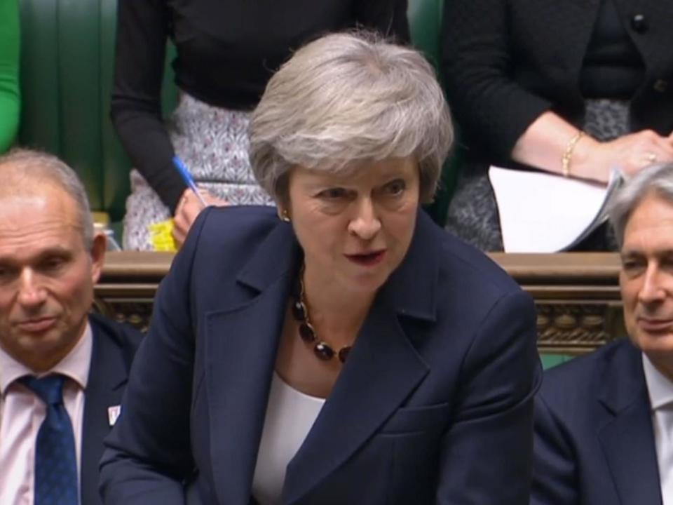 Cabinet approves Theresa May's EU withdrawal agreement but 'up to 10 ministers' voice major concerns