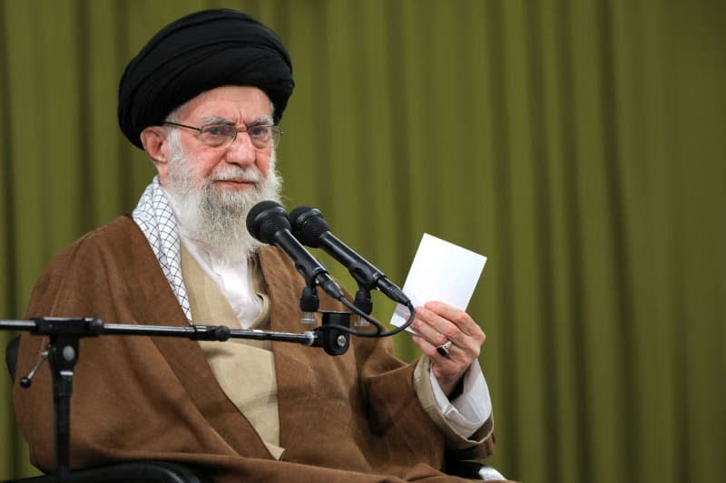 Iranian Supreme Leader Ayatollah Ali Khamenei speaks during a meeting with the elegists and eulogists in Tehran. Iran's religious leader Ayatollah Ali Khamenei has praised the Houthi militia's campaign of attacks against Israel and in support of the Palestinians. -/Iranian Supreme Leader's Office/dpa