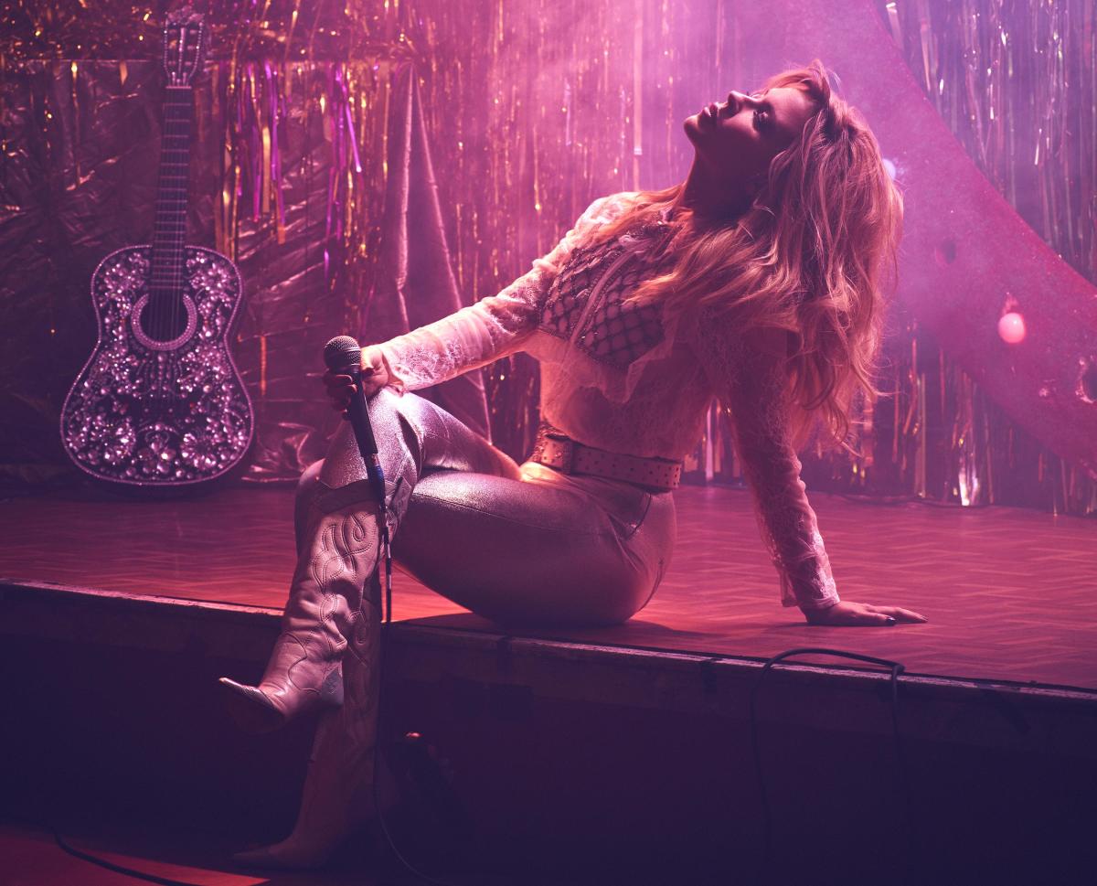 Kylie Minogue on Her Nashville-Influenced 'Golden' LP: 'I Didn't Want a  Breakup Album