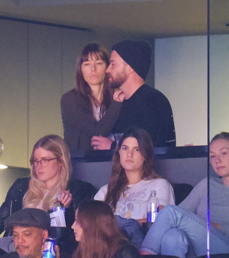 LOS ANGELES, CA - JANUARY 03: Justin Timberlake (R) and Jessica Biel attend a basketball game between the Memphis Grizzlies and the Los Angeles Lakers at Staples Center on January 3, 2017 in Los Angeles, California. (Photo by Noel Vasquez/Getty Images)