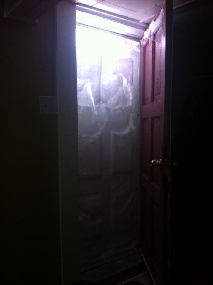 Knock knock. Who's there? Nobody anytime soon #nfld #stjohns #megastorm pic.twitter.com/FeBU5bAx