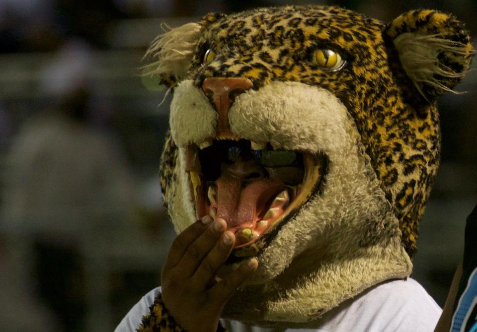 Lincoln survived a late scare from Gadsden County, defeating the Jaguars, 14-10 on Oct. 1, 2021 at Gadsden County High School.
