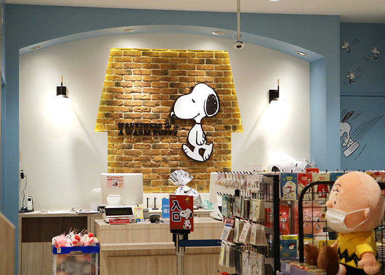 「SNOOPY TOWN Shop」也設在2樓 © 2020 Peanuts Worldwide LLC