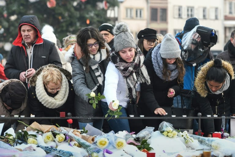 The traditional minute of silence was replaced by a minute of noise, during which people shouted and applauded to express their solidarity with the victims