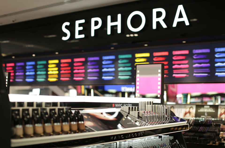 Sephora are set to give away $550 worth of makeup to 100 lucky people. Photo: Getty Images
