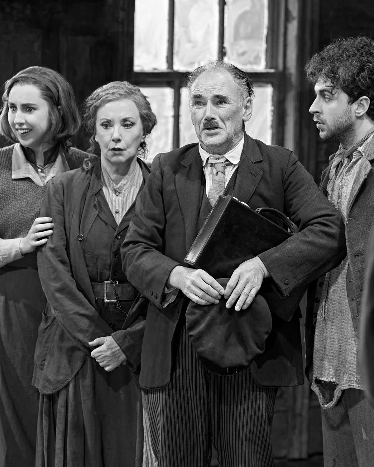 Aisling Kearns, J. Smith-Cameron, Mark Rylance and Eimhin Fitzgerald Doherty (Manuel Harlan)