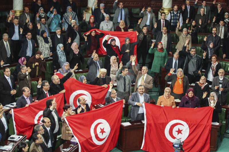 2014年1月26日，突尼西亞制憲大會通過新憲法（美聯社）