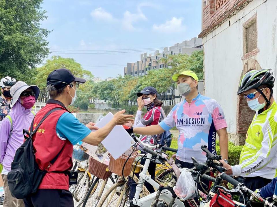 高雄市觀光局表示，鳳山觀光資源豐富，來鳳山絕對能滿足大家，歡迎不管平日假日，騎鐵馬踅鳳山，來一趟城市時光之旅。（記者吳文欽攝）