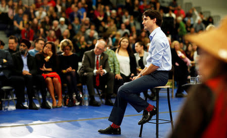 Canada's Prime Minister Justin Trudeau addresses the crowd during a town hall meeting at Vancouver Island University in Nanaimo, British Columbia, Canada, February 2, 2018. REUTERS/Kevin Light