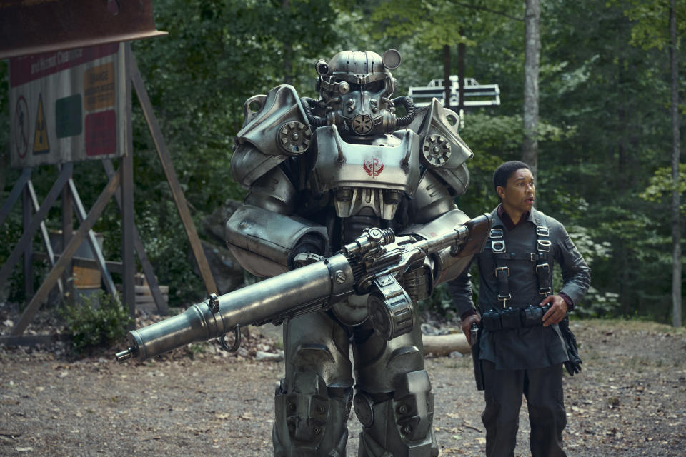 En esta imagen proporcionada por Prime Video, Aaron Moten en una escena de "Fallout". (Prime Video via AP)